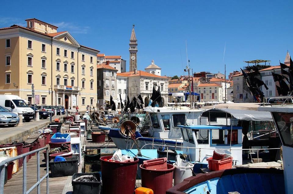 Blue Piran Apartment Luaran gambar